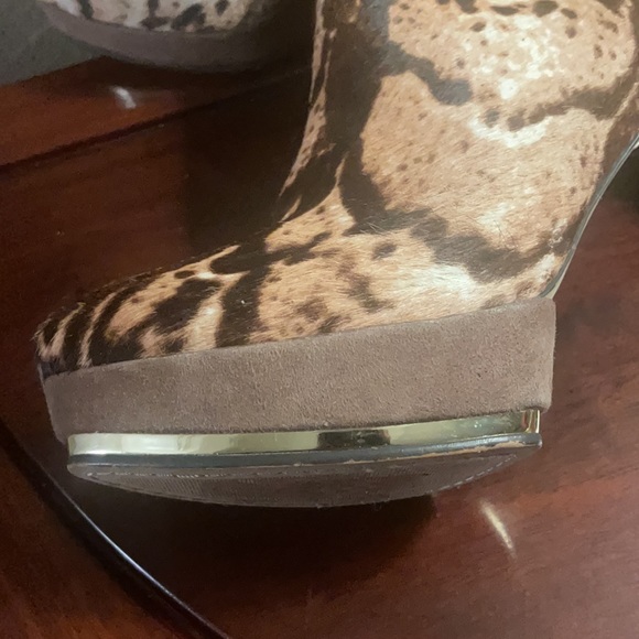 Vince Camuto Calf Hair Bootie Sz 10 - Picture 6 of 10